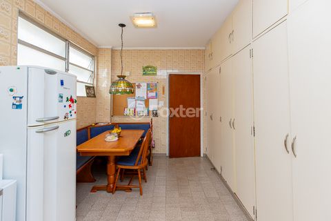 Image 19 - 923532