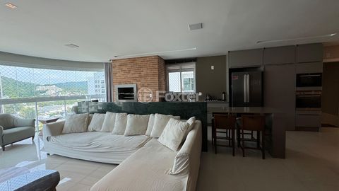 Image 19 - 923575