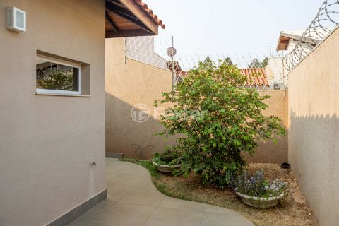 Image 17 - 923607
