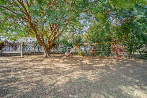 Image 9 - 923640