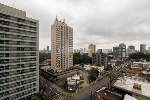 Image 6 - 923656