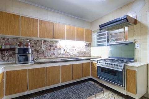 Image 7 - 923682