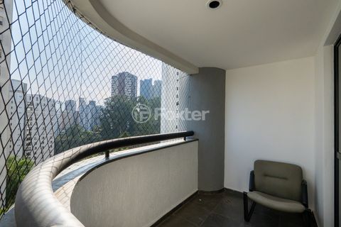 Image 4 - 923685