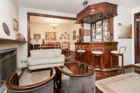 Image 3 - 923694