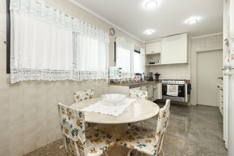 Image 11 - 923694