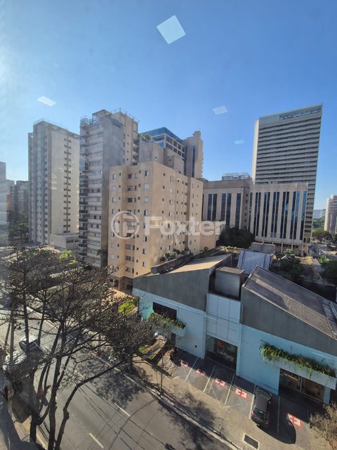 Image 8 - 923696