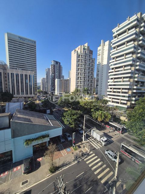 Image 4 - 923696