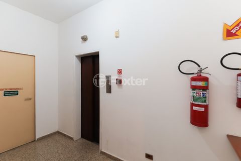 Image 3 - 923718