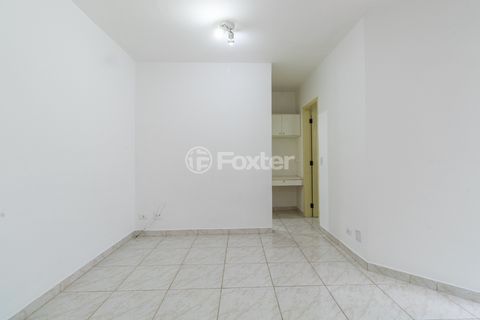 Image 4 - 923737