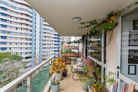 Image 13 - 923776