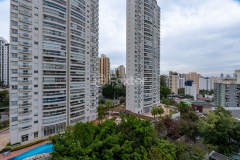 Image 12 - 923789