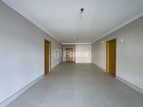 Image 3 - 923810