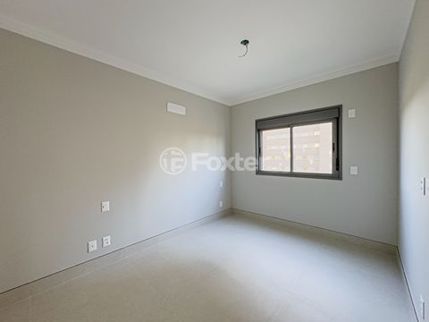 Image 19 - 923810