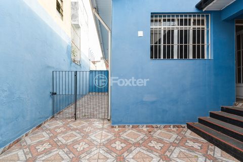 Image 4 - 923812
