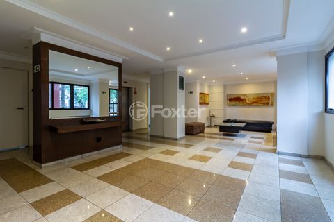 Image 17 - 923822