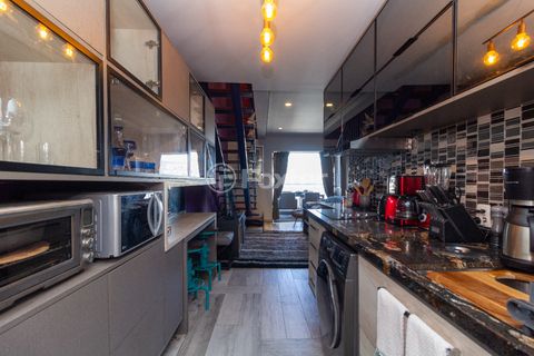 Image 1 - 923834