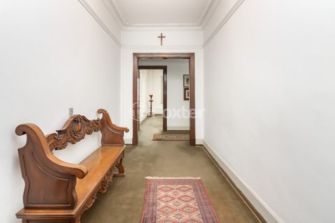 Image 1 - 923847