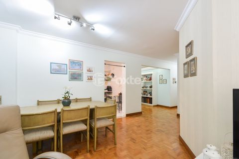 Image 10 - 923857