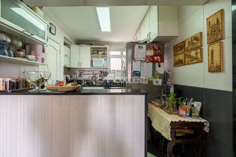Image 14 - 923859