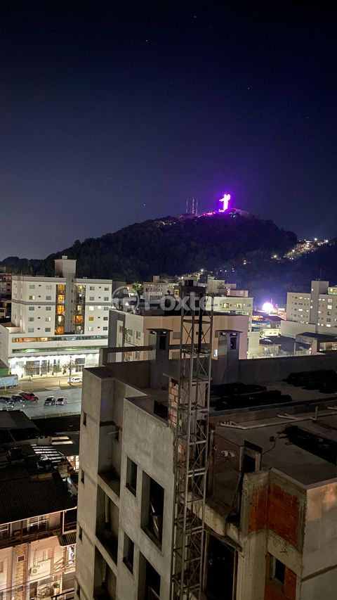 Image 4 - 923860