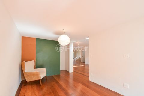 Image 4 - 923881