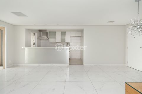 Image 4 - 923899
