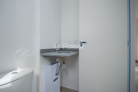 Image 10 - 923915