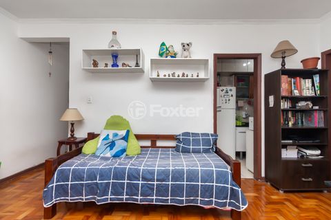 Image 3 - 923929