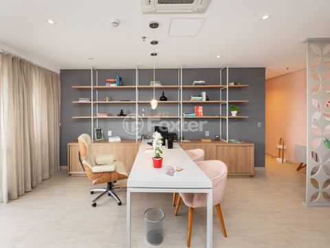 Image 3 - 923930