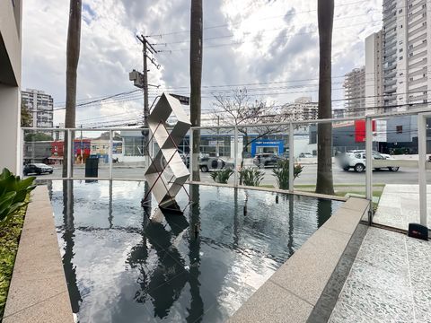 Image 17 - 923930