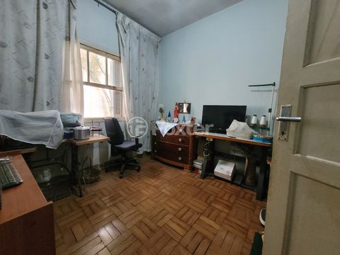 Image 7 - 923959