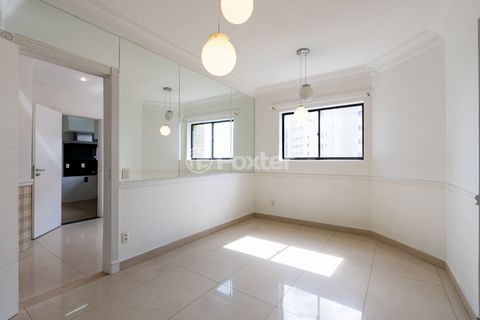 Image 7 - 923963