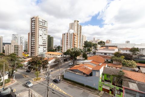 Image 11 - 923979