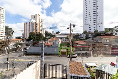 Image 11 - 923986