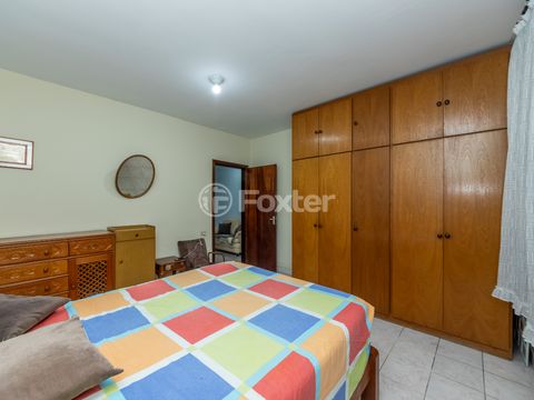 Image 3 - 923993