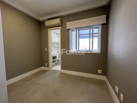 Image 8 - 924031