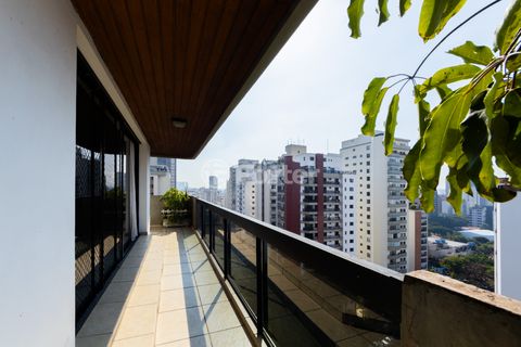 Image 13 - 924055