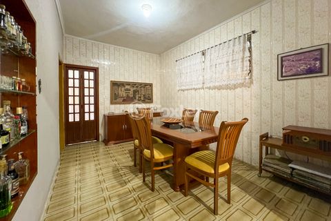 Image 11 - 924113