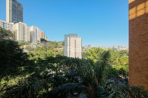 Image 9 - 924140