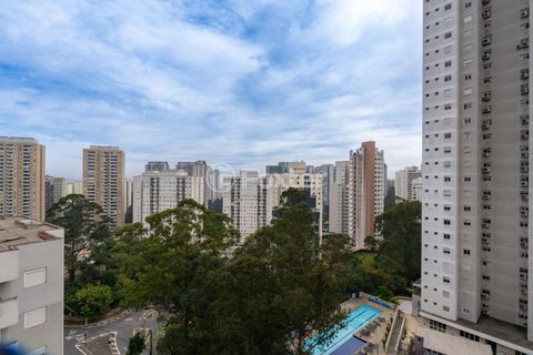 Image 12 - 924143