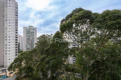 Image 11 - 924143