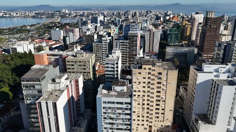 Image 19 - 924158