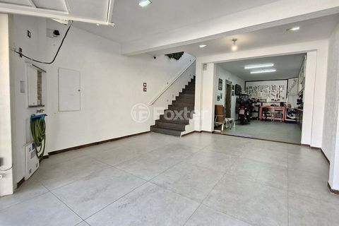 Image 1 - 924172