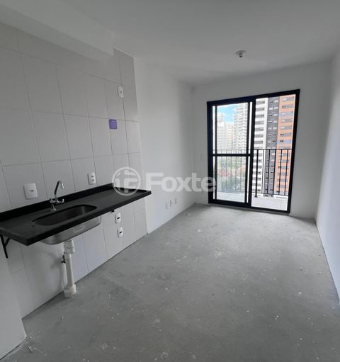Image 1 - 924327