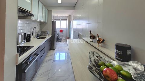 Image 5 - 924328