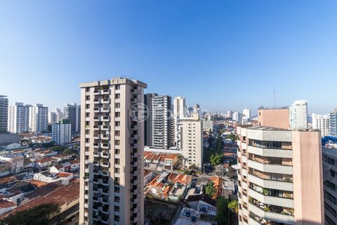 Image 11 - 924356