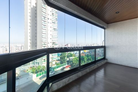 Image 8 - 924435