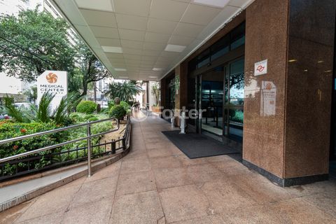 Image 15 - 924457