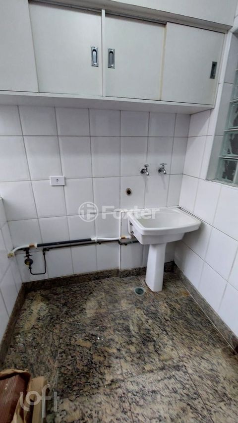Image 4 - 924465
