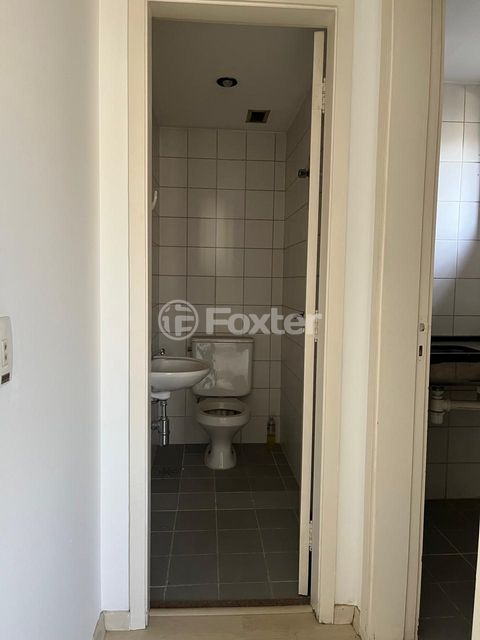 Image 5 - 924469